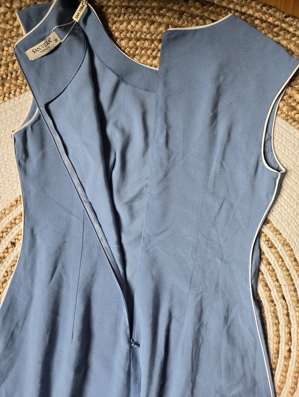 NWT Sleeveless Blue White Piping Dress Minimalist 60s Style Timeless Old Money M - Picture 7 of 15